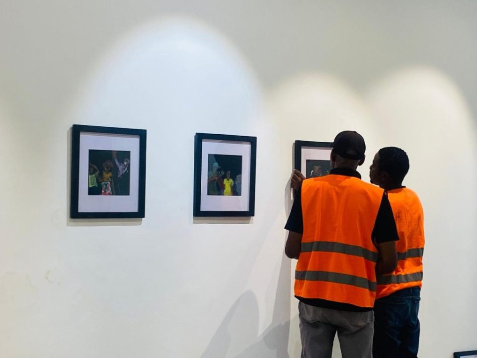 Inauguração da Exposição “Entre Raízes e Contemporaneidade” de Nelsa Guambe