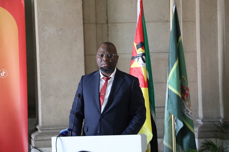 Presidente Rasaque Manhique Julgado e Condenado Por Usurpação de Terreno em Maputo