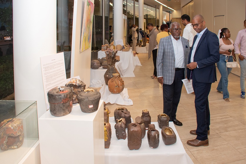 Exposição “Viagens em Memórias Longínquas” Patente no Auditório do BCI em Maputo