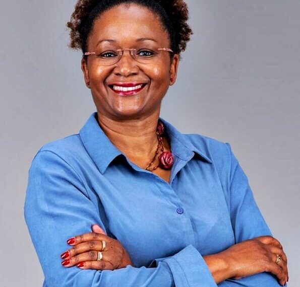 Livro “Fronteiras Literárias” da Escritora Sara Jona Laisse Apresentado em Maputo