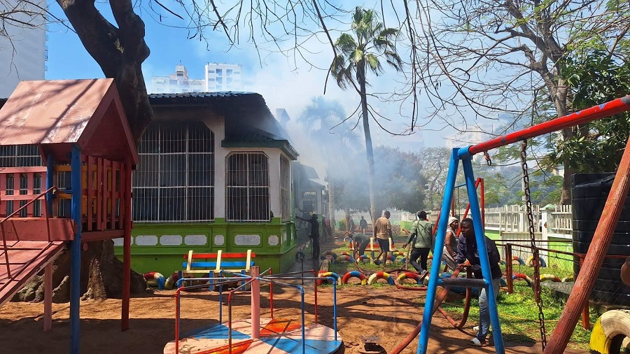 Não Há Vítimas Humanas no Incêndio de Grandes Proporções Que Consumiu o Infantário 1º de Maio em Maputo
