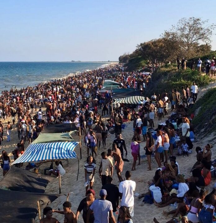 Relatos Sobre Mortes na Celebração do Dia das Forças Armadas na Praia de Macaneta em Marracuene