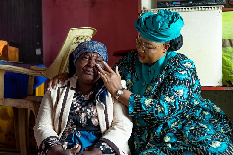 Família Nuvunga Recebe Visita da Primeira-dama Para Prestar Apoio ao Senhor Ananias