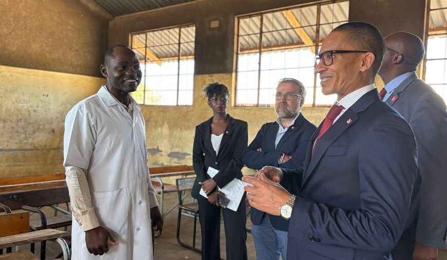 Moza Banco Leva Educação Financeira e Apoio Escolar à Comunidade de Sikwama na Cidade da Matola