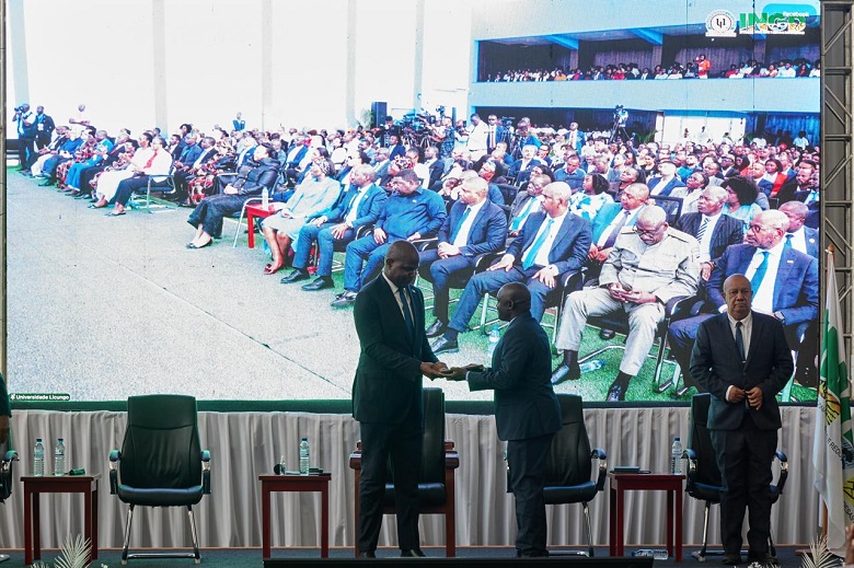 Presidente Chapo Distinguido pela União Africana Pelo seu Compromisso com a Acção Humanitária