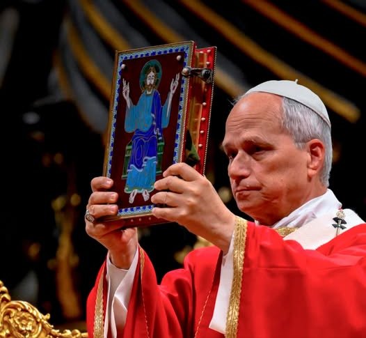 Papa Leão Internado Para Uma Operação de Retirada de Um Nódulo no Pulmão