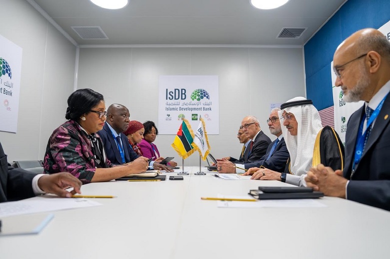 Ministra das Finanças Discute Financiamento com o Presidente do Banco Islâmico de Desenvolvimento