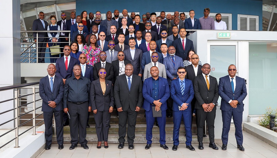 Governador Felisberto Navalha Aprofunda Diálogo com Agentes Económicos em Maputo
