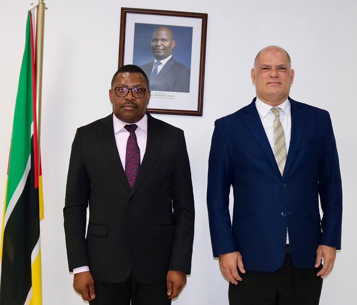 Secretário de Estado na Cidade de Maputo Recebe o Presidente da Associação dos Hotéis