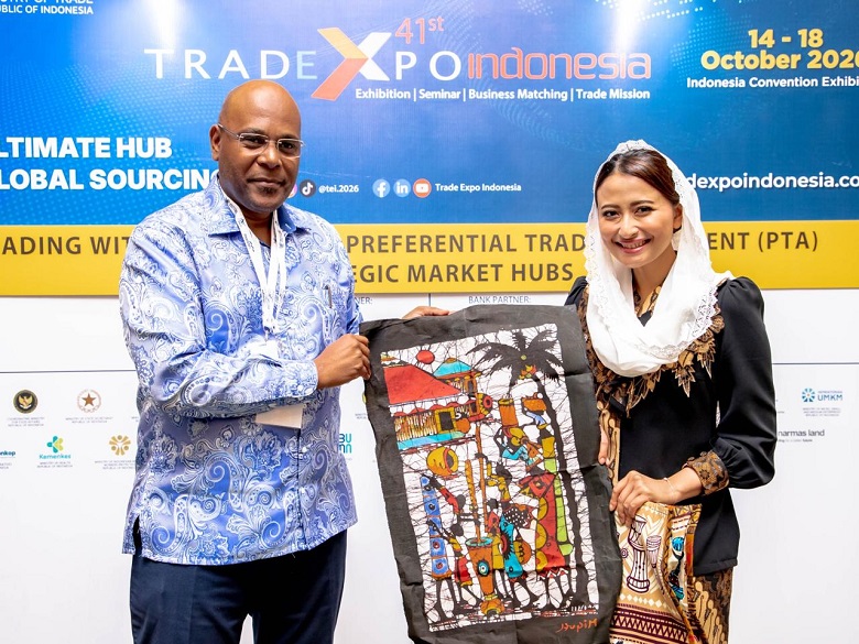 Governo e CTA Abrem Frente de Independência Económica Durante a 41.ª Trade Expo na Indonésia