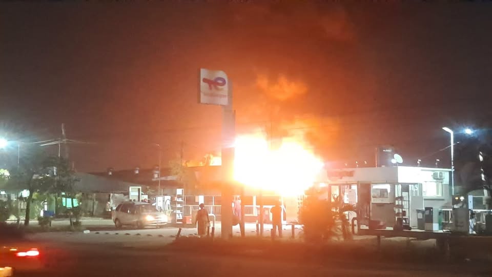 Notícia Sobre Incêndio de Grandes Proporções Atinge Supermercado No Zimpeto em Maputo